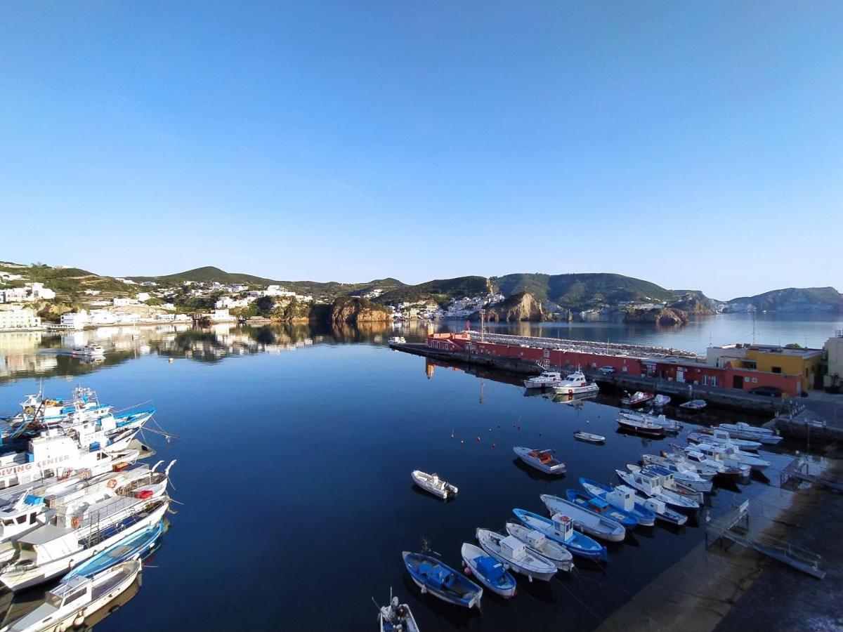 Locanda Mari Ponza Eksteriør bilde