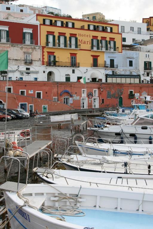 Locanda Mari Ponza Eksteriør bilde